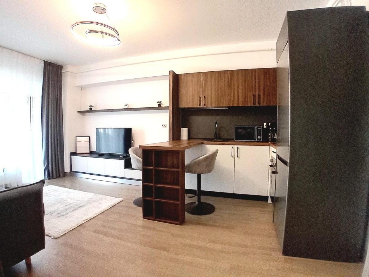 Himson-Brown Apartment 雅西 外观 照片